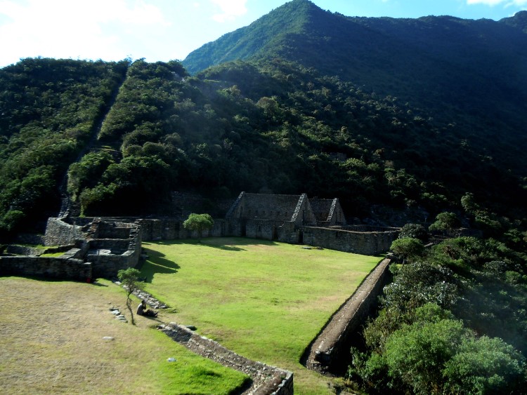 een ceremonieel plein in de Choquequirao ruïnes. 