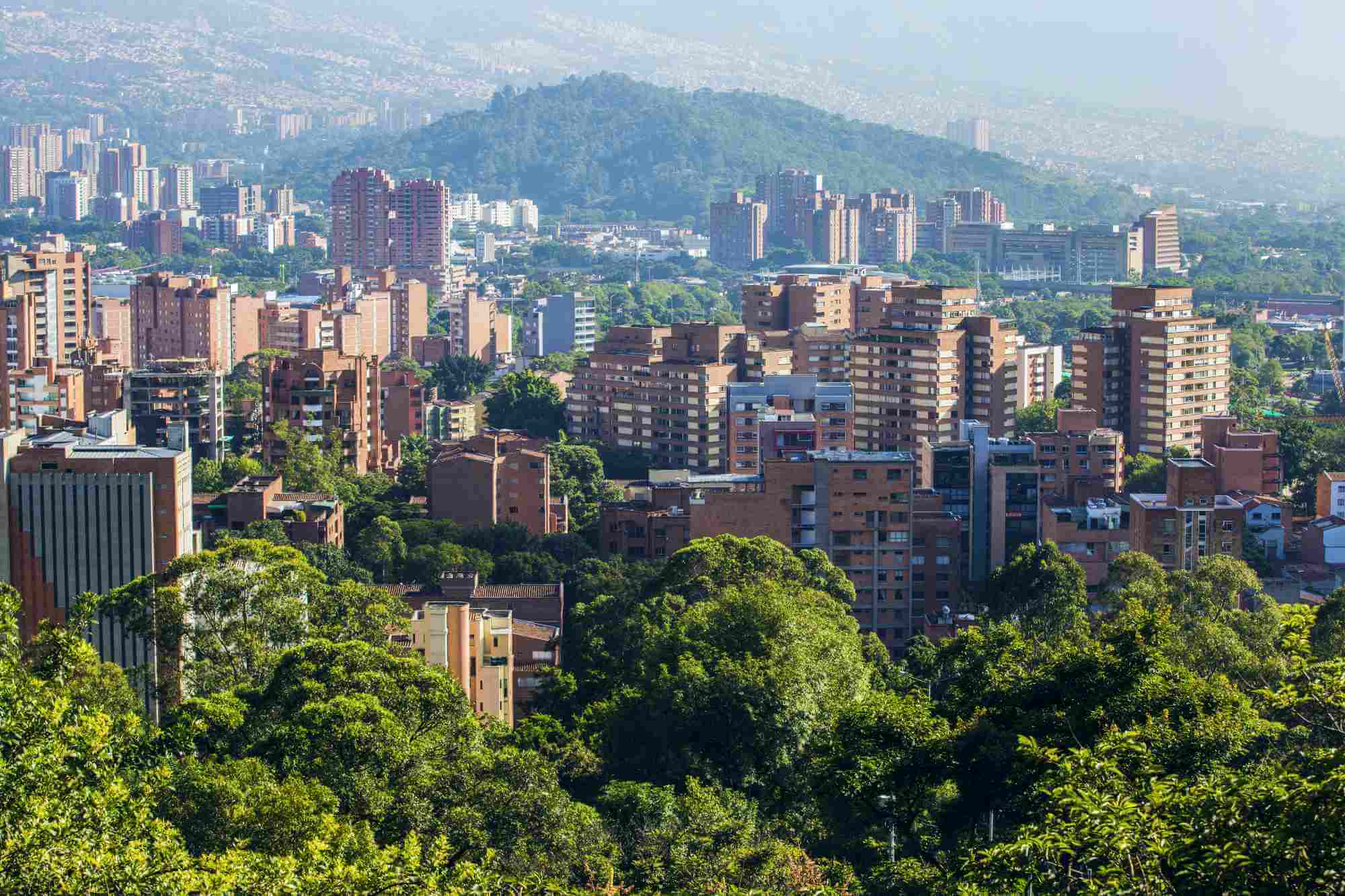 Столица колумбии название. Медельин (Колумбия). Город Меделин Колумбия. Санта Фе де Богота. Город Медельин Медельин Колумбия.