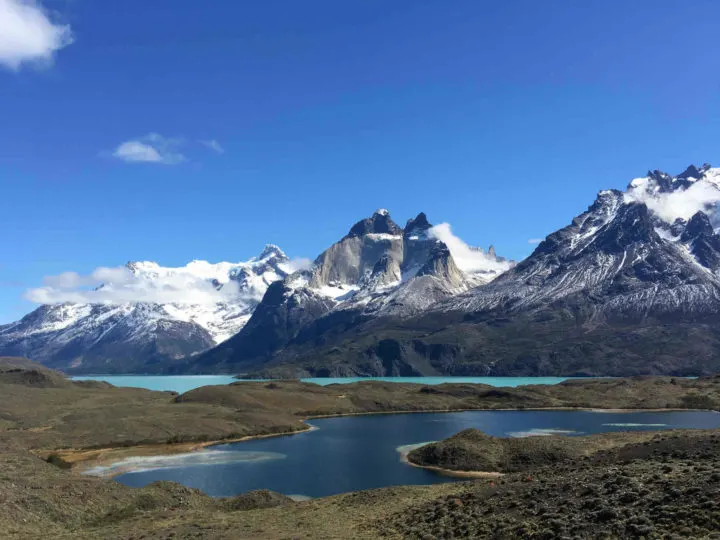 Lago Nordenskjöld in Torres del Paine National Park with the snow-dusted peaks of Los Cuernos as seen from a viewpoint on a Torres del Paine day hike