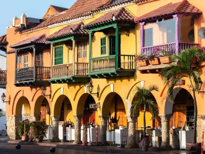 A beautiful yellow building in Plaza de Coches.