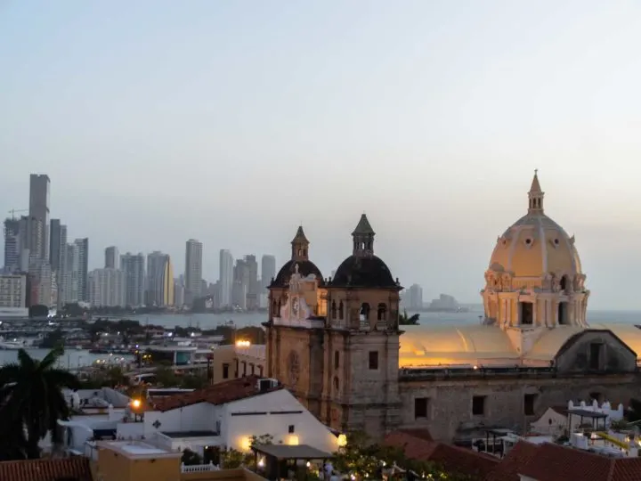 Iglesia Santo Domingo at dusk in Cartagena