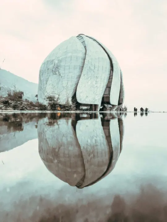 The Bahi'a de Sudamerica temple in Santiago