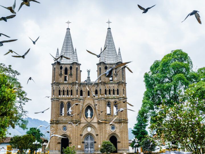 Basilica-Menor-de-la-Inmaculada-Concepcion-guide-to-Jardín-Colombia