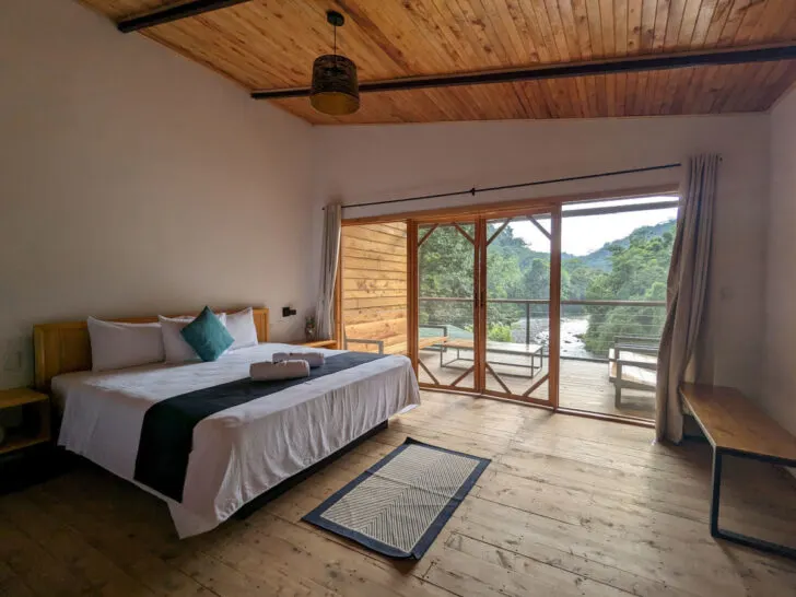 A bedroom in the Rios Lodge, a hotel that has been a true pioneer in conservation in Costa Rica. Fully powered by green energy and sat right on the river, it's one of the best places to stay in Costa Rica.
