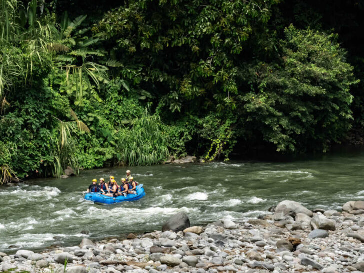 Rafters on the Rio Pacuare in Costa Rica